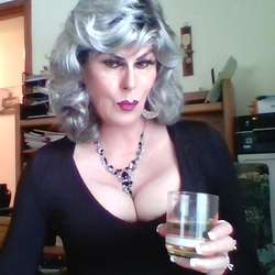 Aleese2's Chat & Dating Profile