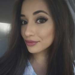 Andrea's Chat & Dating Profile