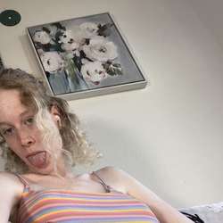 Annmareekerry20's Chat & Dating Profile