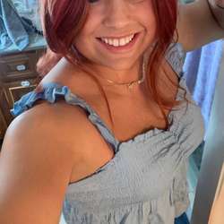 Ashleecd85's Chat & Dating Profile