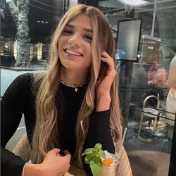 AshleyUK's Chat & Dating Profile