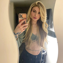 Bebe98's Chat & Dating Profile