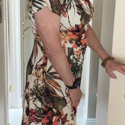 BobbieBee's Chat & Dating Profile