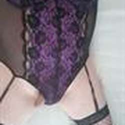 Carly's Chat & Dating Profile