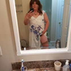 Christinew55's Chat & Dating Profile