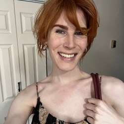 Elena001's Chat & Dating Profile