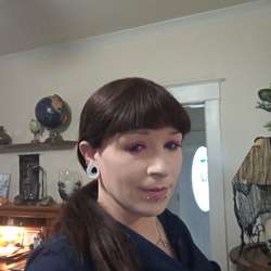 Eve23's Chat & Dating Profile