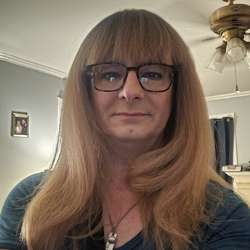 EviBloom's Chat & Dating Profile