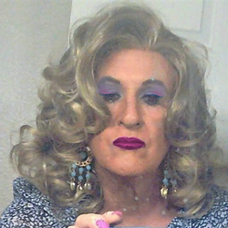 Gwen's Chat & Dating Profile