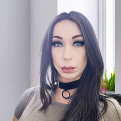 HaileyF's Chat & Dating Profile