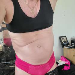 HawaiiBarbie's Chat & Dating Profile