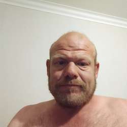 Hornyman42's Chat & Dating Profile