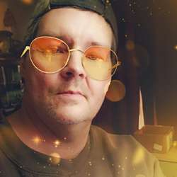 IlliniTweek's Chat & Dating Profile