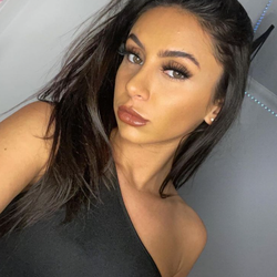 Jade's Chat & Dating Profile