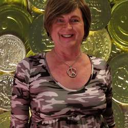 JeweledTraveler's Chat & Dating Profile