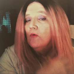 Josie00's Chat & Dating Profile