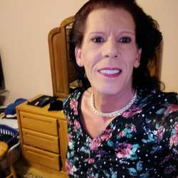 KellyM's Chat & Dating Profile