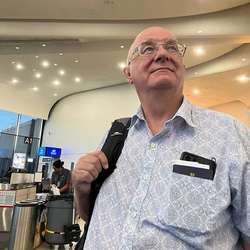 LarryToronto's Chat & Dating Profile