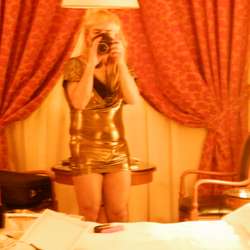 Leny's Chat & Dating Profile