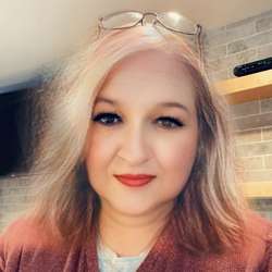 LucyxLuv's Chat & Dating Profile