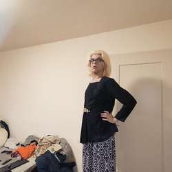 Mialunaaa's Chat & Dating Profile