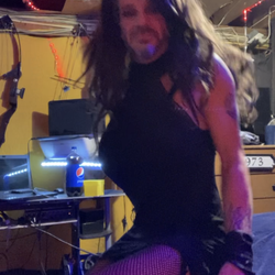 Mnikki's Chat & Dating Profile