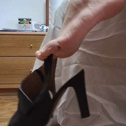 Ninafeetgirl55's Chat & Dating Profile