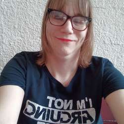 Paula1983's Chat & Dating Profile