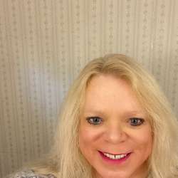 Paulafox's Chat & Dating Profile