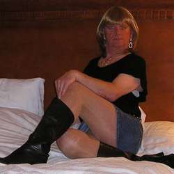 Paulamom35's Chat & Dating Profile