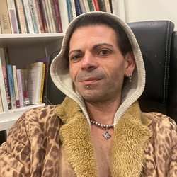 QueenSlut's Chat & Dating Profile