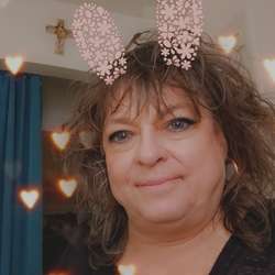 Rachelwood's Chat & Dating Profile