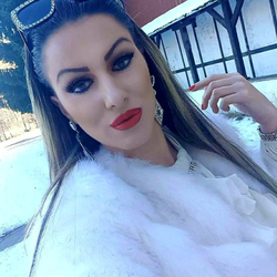 Saffron's Chat & Dating Profile