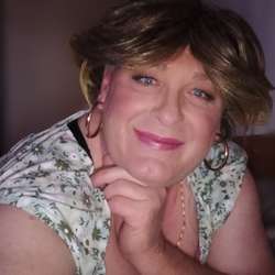 Savannah's Chat & Dating Profile