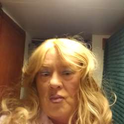 Scarlet5's Chat & Dating Profile