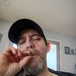 Toe8182's Chat & Dating Profile