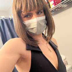 Translookjng's Chat & Dating Profile