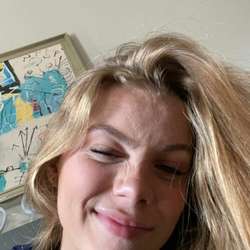 Vannesa's Chat & Dating Profile