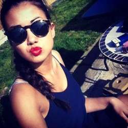 Vikki's Chat & Dating Profile