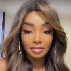 Yara's Chat & Dating Profile