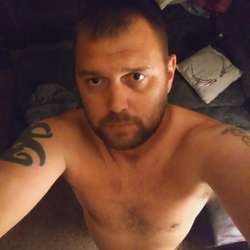 Yourlilbitch69's Chat & Dating Profile