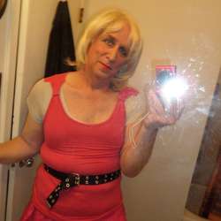 anjellika003Den's Chat & Dating Profile