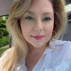 conniejplate's Chat & Dating Profile