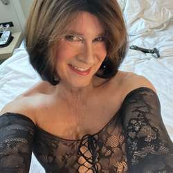 deannacdmi's Chat & Dating Profile