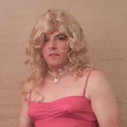 hotcdinore2's Chat & Dating Profile