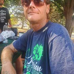 rydesexy22's Chat & Dating Profile