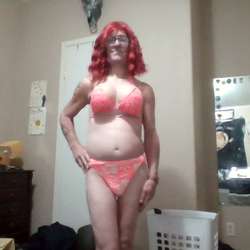 sarahlove69's Chat & Dating Profile