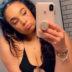 slaina's Chat & Dating Profile